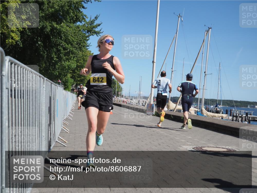 17.08.2025 - KN Förde Triathlon 2025 KatJ http://msf.ph/oto/8606887 17.08.2025 11:59:38 Laufen 614, 642 meine-sportfotos.de