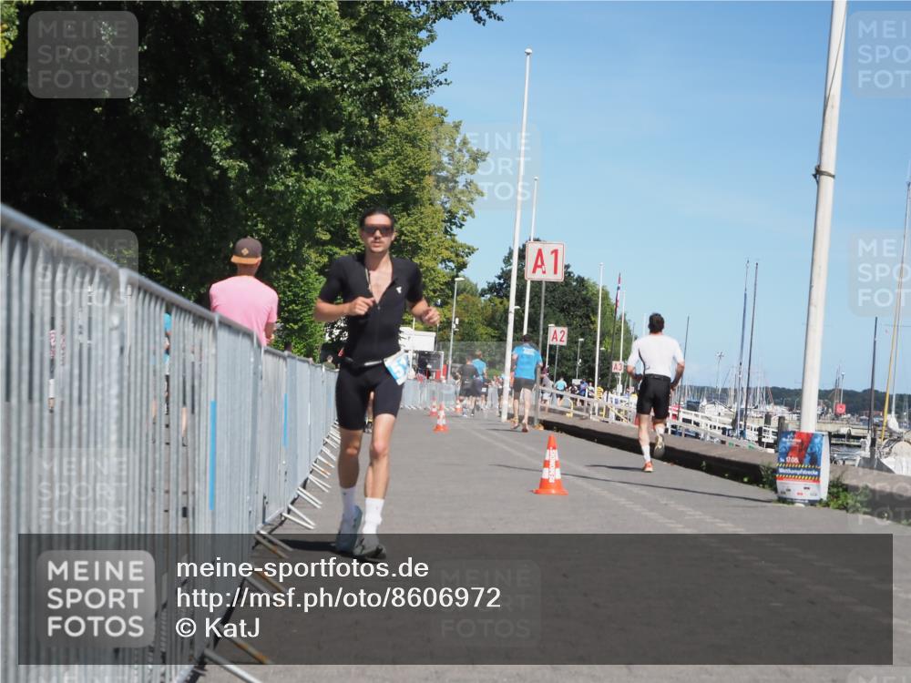 17.08.2025 - KN Förde Triathlon 2025 KatJ http://msf.ph/oto/8606972 17.08.2025 13:51:11 Laufen 395, 517 meine-sportfotos.de