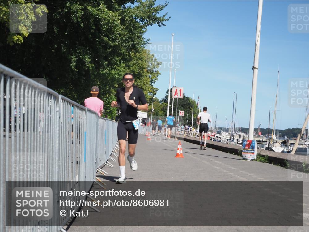 17.08.2025 - KN Förde Triathlon 2025 KatJ http://msf.ph/oto/8606981 17.08.2025 13:51:12 Laufen 395, 517 meine-sportfotos.de