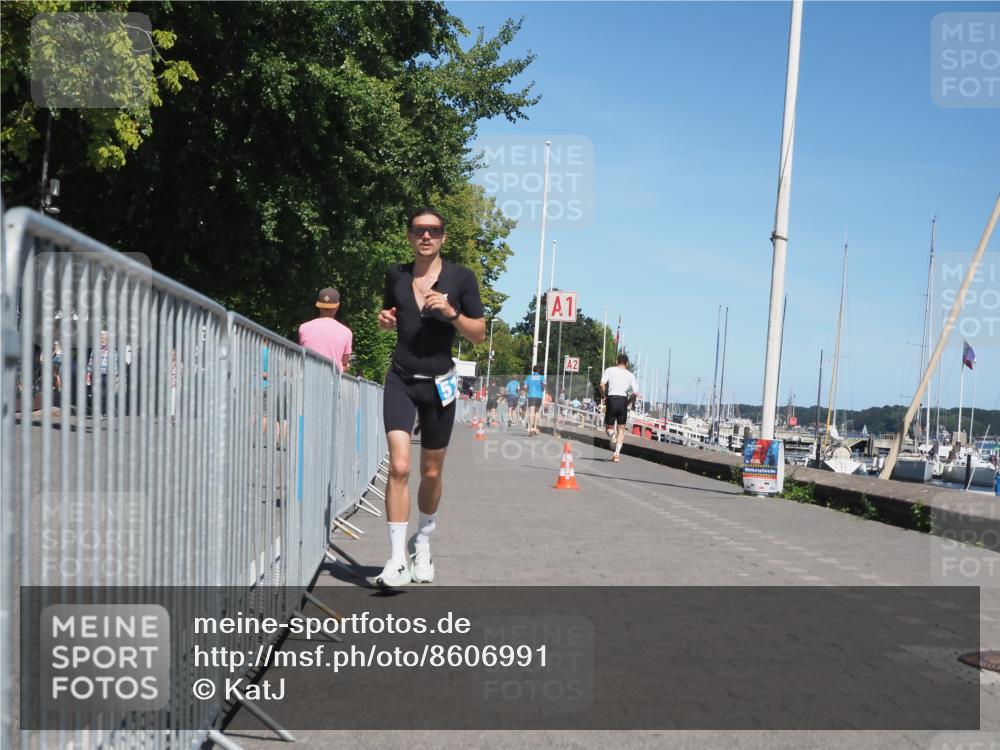 17.08.2025 - KN Förde Triathlon 2025 KatJ http://msf.ph/oto/8606991 17.08.2025 13:51:12 Laufen 395, 517 meine-sportfotos.de