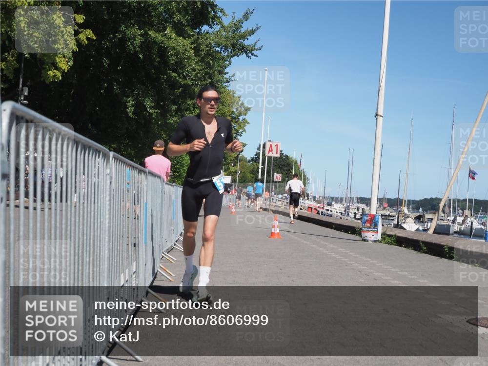 17.08.2025 - KN Förde Triathlon 2025 KatJ http://msf.ph/oto/8606999 17.08.2025 13:51:12 Laufen 395, 517 meine-sportfotos.de