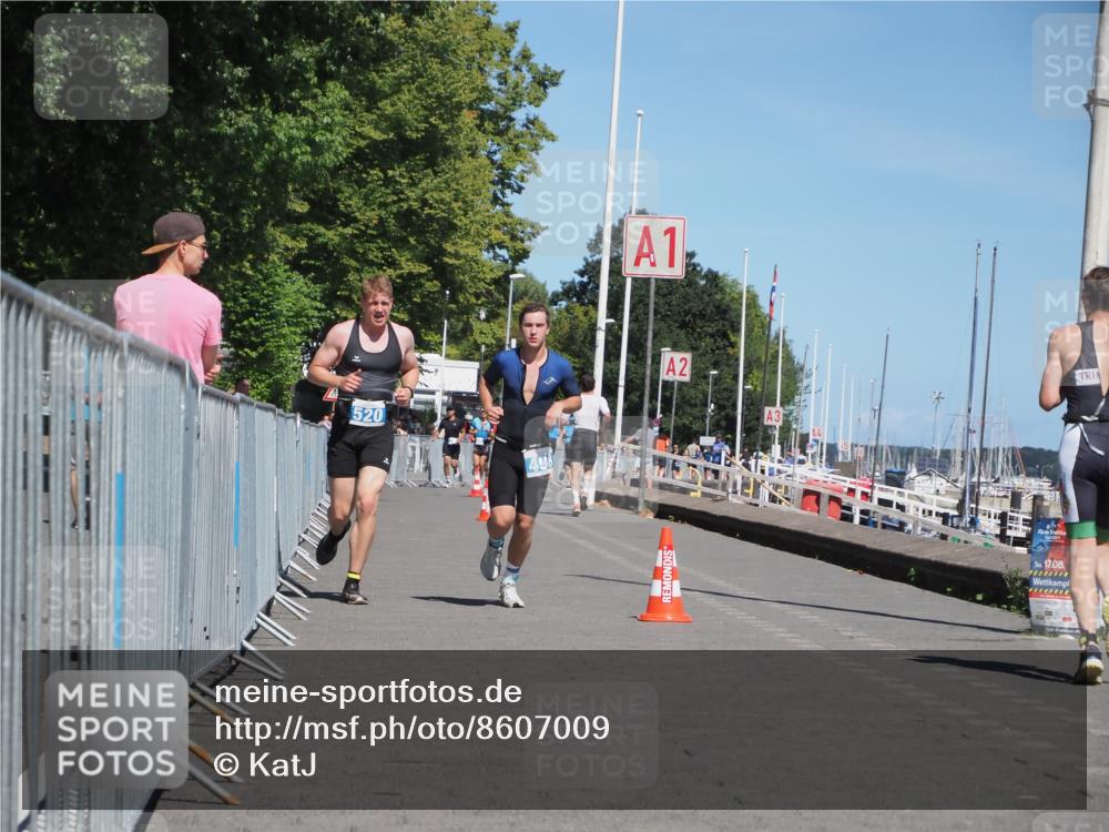 17.08.2025 - KN Förde Triathlon 2025 KatJ http://msf.ph/oto/8607009 17.08.2025 13:51:17 Laufen 498, 520 meine-sportfotos.de