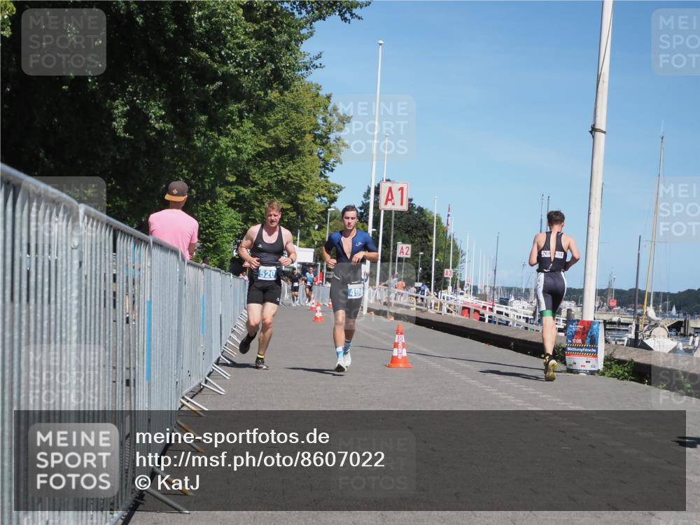 17.08.2025 - KN Förde Triathlon 2025 KatJ http://msf.ph/oto/8607022 17.08.2025 13:51:18 Laufen 498, 520 meine-sportfotos.de