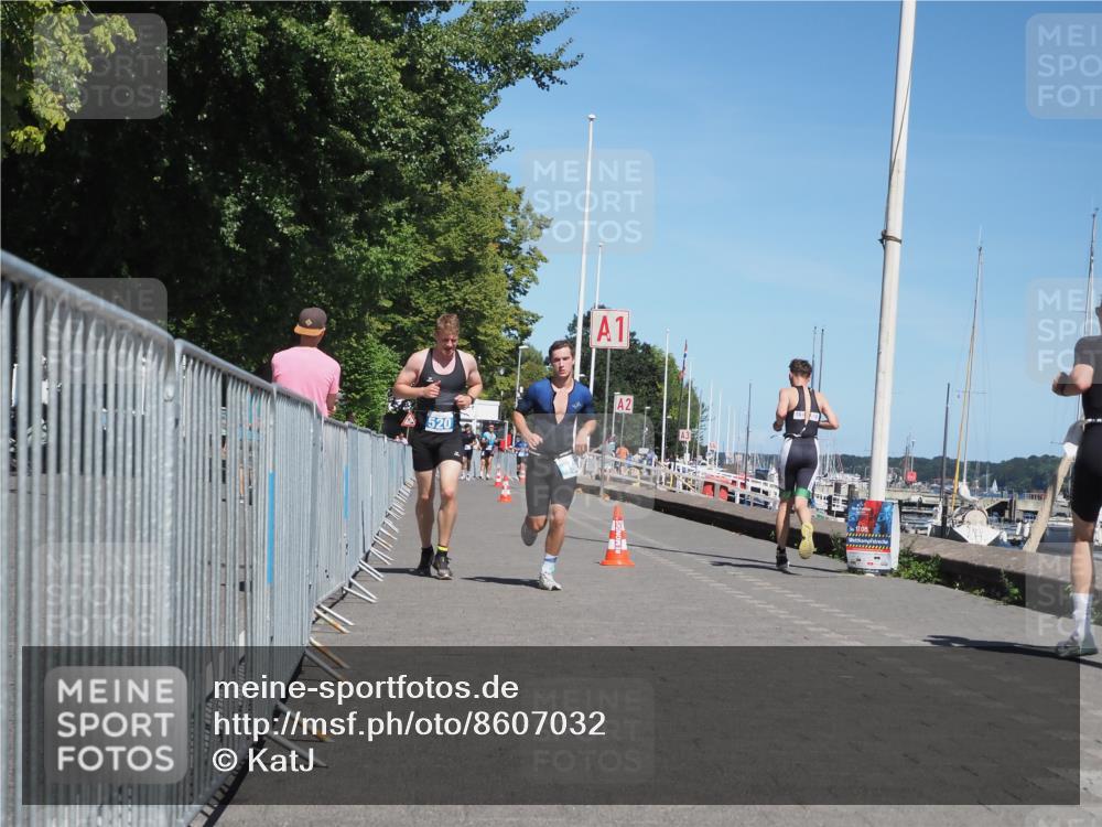 17.08.2025 - KN Förde Triathlon 2025 KatJ http://msf.ph/oto/8607032 17.08.2025 13:51:19 Laufen 498, 520 meine-sportfotos.de