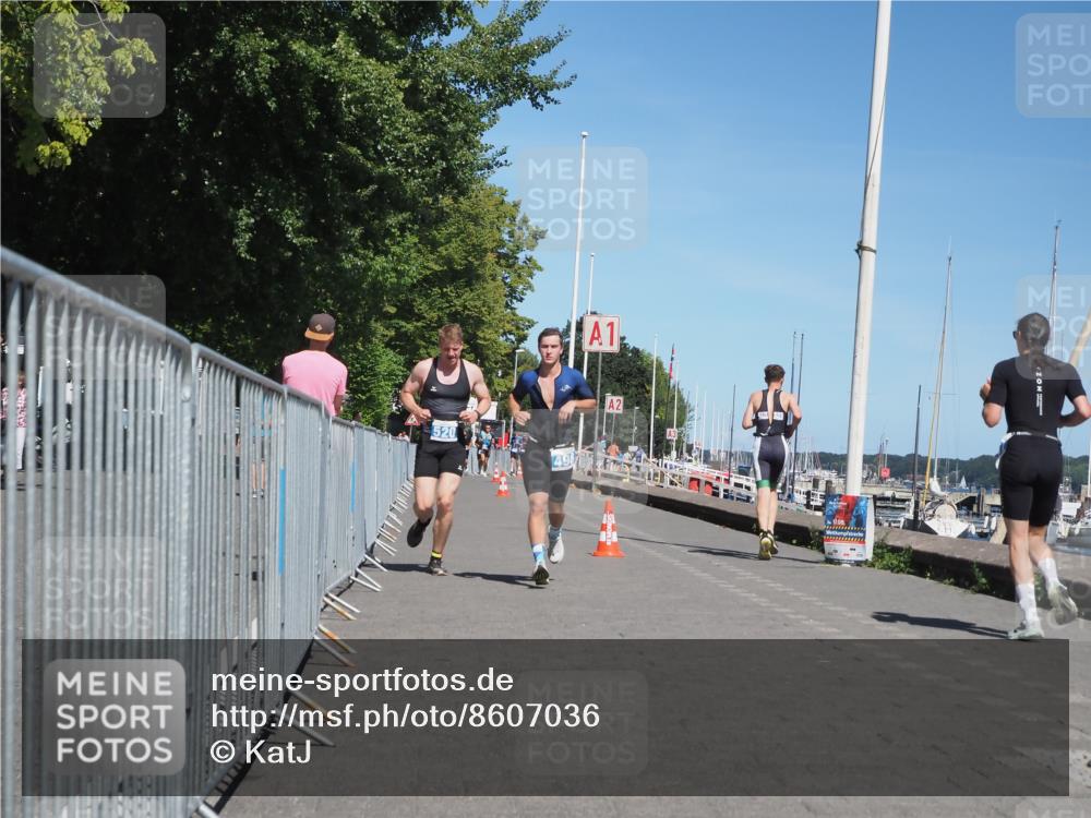 17.08.2025 - KN Förde Triathlon 2025 KatJ http://msf.ph/oto/8607036 17.08.2025 13:51:19 Laufen 498, 520 meine-sportfotos.de