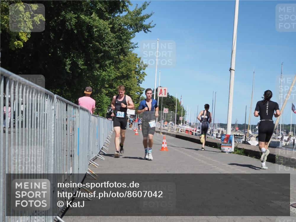 17.08.2025 - KN Förde Triathlon 2025 KatJ http://msf.ph/oto/8607042 17.08.2025 13:51:19 Laufen 498, 520 meine-sportfotos.de