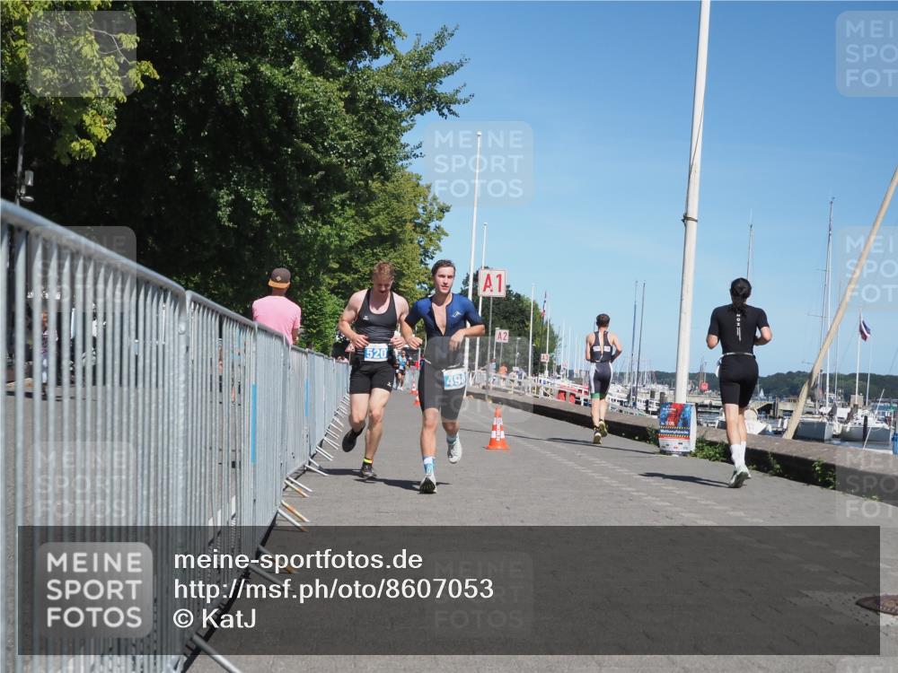 17.08.2025 - KN Förde Triathlon 2025 KatJ http://msf.ph/oto/8607053 17.08.2025 13:51:20 Laufen 498, 520 meine-sportfotos.de
