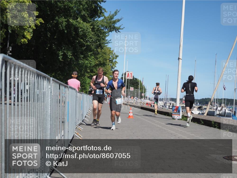 17.08.2025 - KN Förde Triathlon 2025 KatJ http://msf.ph/oto/8607055 17.08.2025 13:51:20 Laufen 498, 520 meine-sportfotos.de