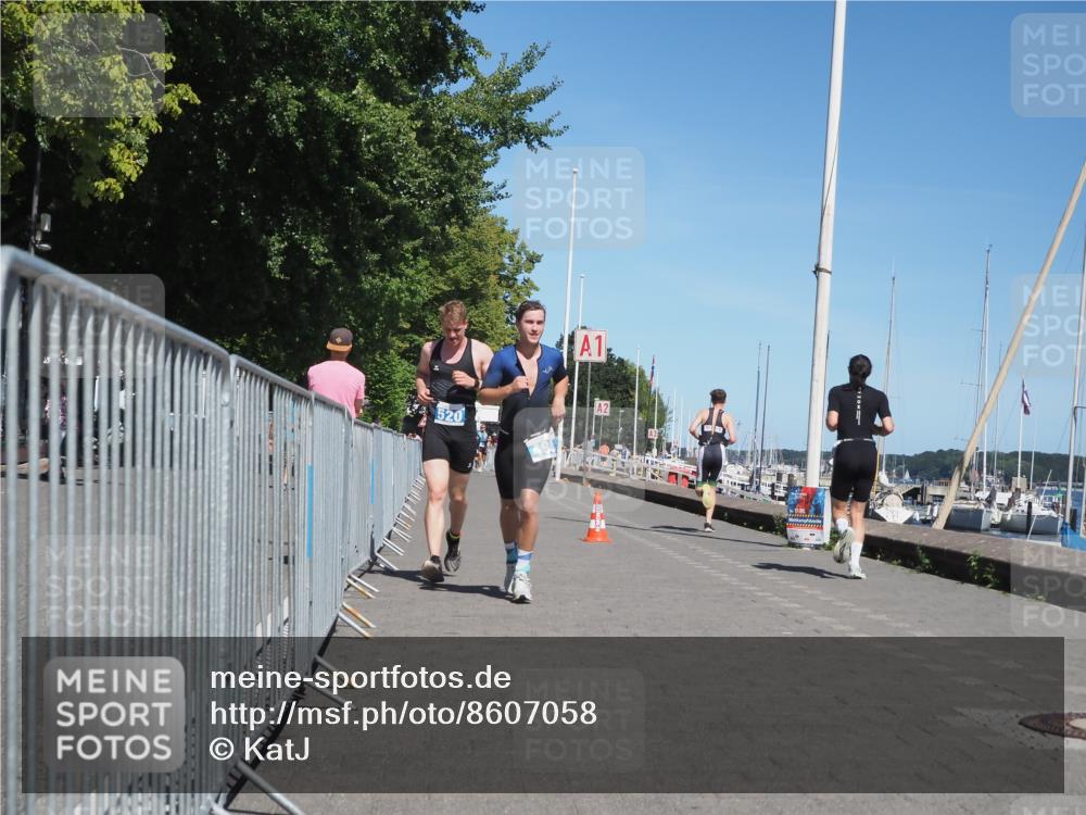 17.08.2025 - KN Förde Triathlon 2025 KatJ http://msf.ph/oto/8607058 17.08.2025 13:51:20 Laufen 498, 520 meine-sportfotos.de