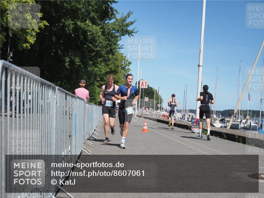 17.08.2025 - KN Förde Triathlon 2025 KatJ http://msf.ph/oto/8607061 17.08.2025 13:51:20 Laufen 498, 520 meine-sportfotos.de