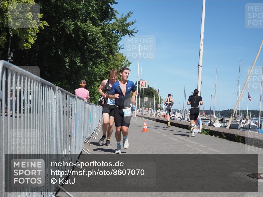 17.08.2025 - KN Förde Triathlon 2025 KatJ http://msf.ph/oto/8607070 17.08.2025 13:51:21 Laufen 498, 520 meine-sportfotos.de