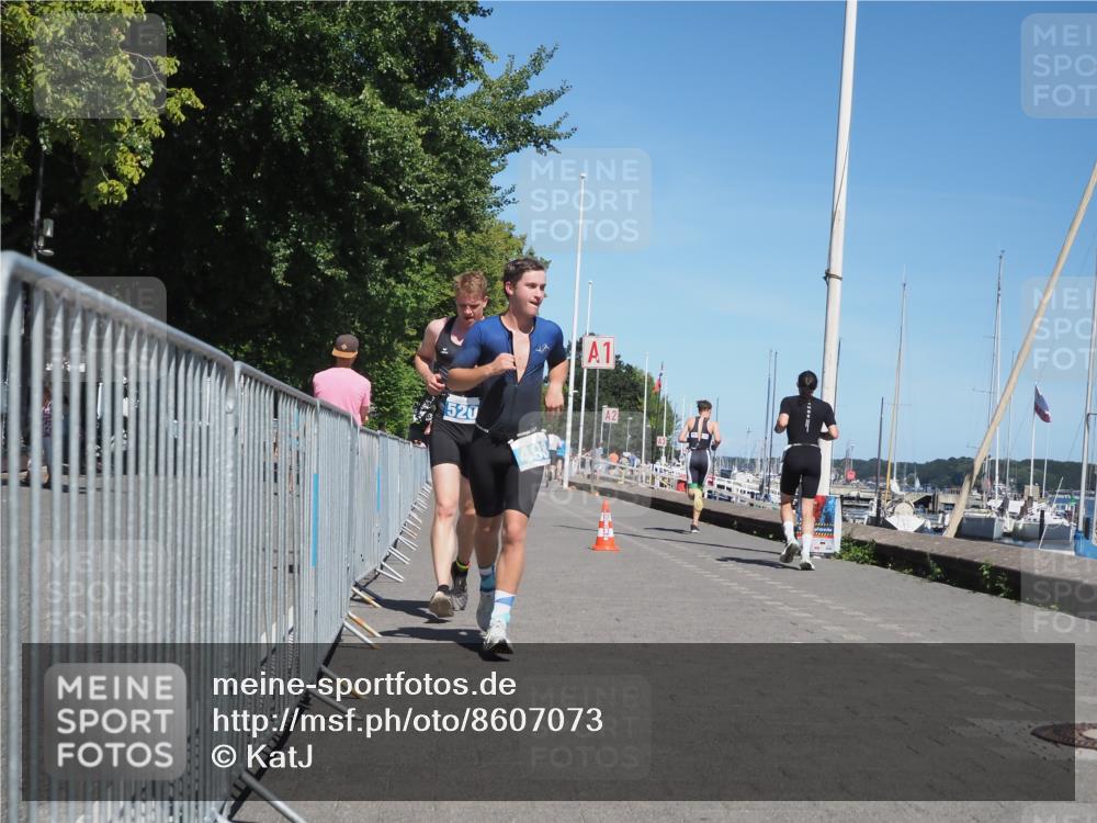 17.08.2025 - KN Förde Triathlon 2025 KatJ http://msf.ph/oto/8607073 17.08.2025 13:51:21 Laufen 498, 520 meine-sportfotos.de