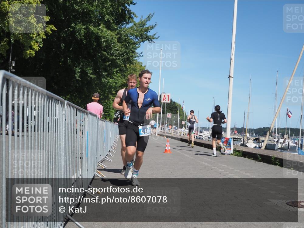 17.08.2025 - KN Förde Triathlon 2025 KatJ http://msf.ph/oto/8607078 17.08.2025 13:51:21 Laufen 498, 520 meine-sportfotos.de