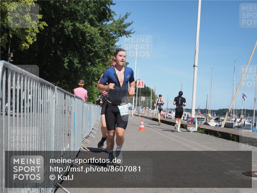 17.08.2025 - KN Förde Triathlon 2025 KatJ http://msf.ph/oto/8607081 17.08.2025 13:51:21 Laufen 498, 520 meine-sportfotos.de