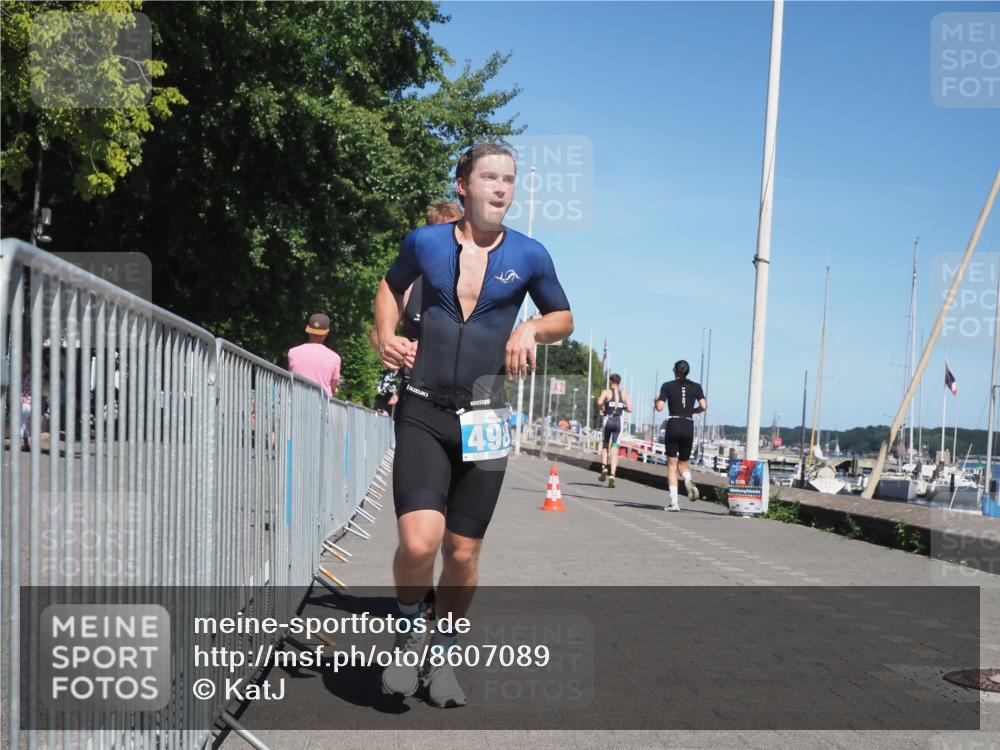 17.08.2025 - KN Förde Triathlon 2025 KatJ http://msf.ph/oto/8607089 17.08.2025 13:51:22 Laufen 498, 520 meine-sportfotos.de
