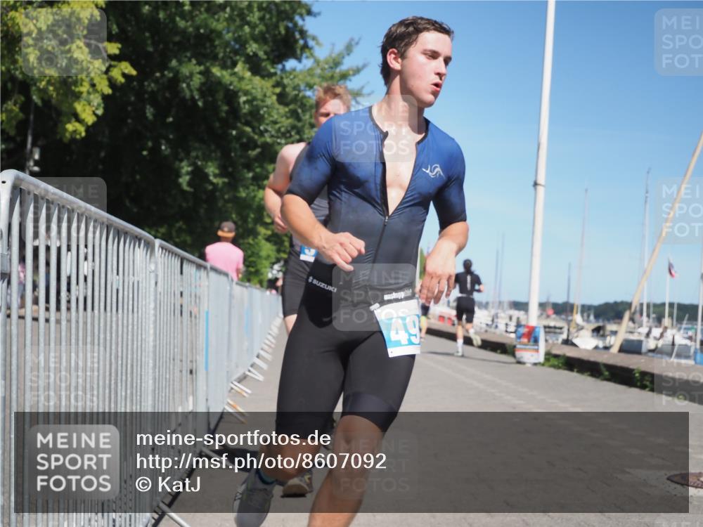 17.08.2025 - KN Förde Triathlon 2025 KatJ http://msf.ph/oto/8607092 17.08.2025 13:51:22 Laufen 498, 520 meine-sportfotos.de