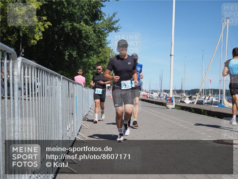 17.08.2025 - KN Förde Triathlon 2025 KatJ http://msf.ph/oto/8607171 17.08.2025 13:51:44 Laufen 438, 511, 526 meine-sportfotos.de