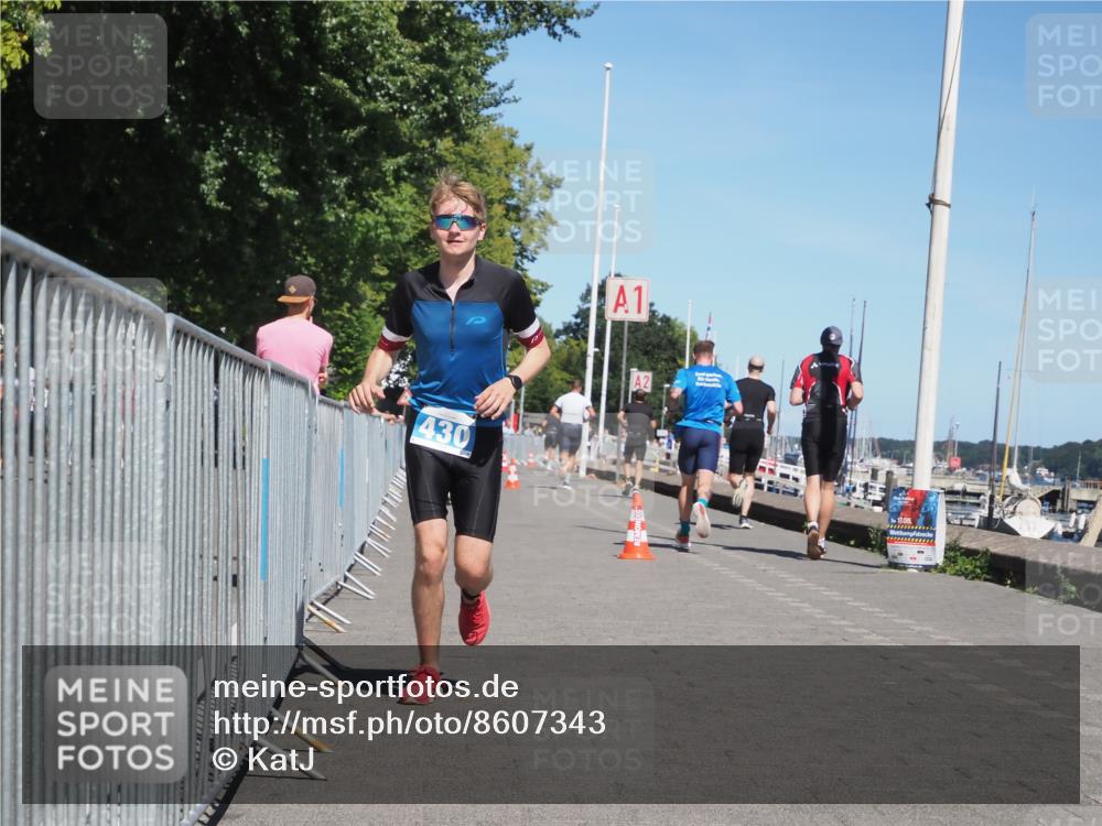 17.08.2025 - KN Förde Triathlon 2025 KatJ http://msf.ph/oto/8607343 17.08.2025 13:52:13 Laufen 430, 527 meine-sportfotos.de