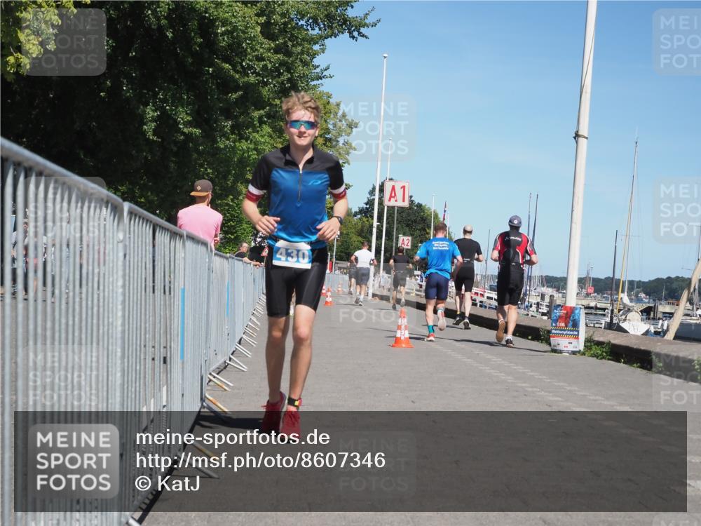 17.08.2025 - KN Förde Triathlon 2025 KatJ http://msf.ph/oto/8607346 17.08.2025 13:52:13 Laufen 430, 527 meine-sportfotos.de