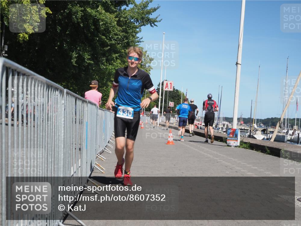 17.08.2025 - KN Förde Triathlon 2025 KatJ http://msf.ph/oto/8607352 17.08.2025 13:52:13 Laufen 430, 527 meine-sportfotos.de