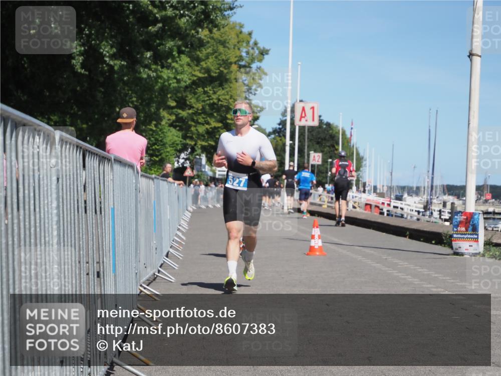 17.08.2025 - KN Förde Triathlon 2025 KatJ http://msf.ph/oto/8607383 17.08.2025 13:52:20 Laufen 492, 527 meine-sportfotos.de