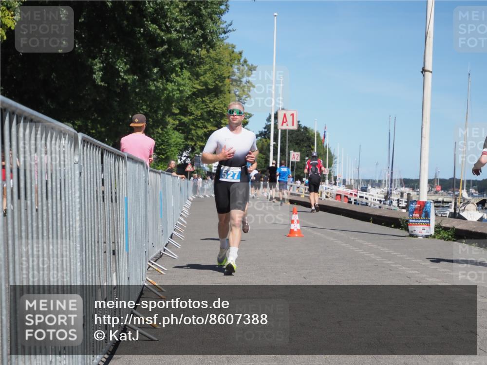17.08.2025 - KN Förde Triathlon 2025 KatJ http://msf.ph/oto/8607388 17.08.2025 13:52:20 Laufen 492, 527 meine-sportfotos.de