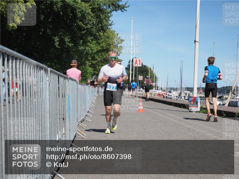 17.08.2025 - KN Förde Triathlon 2025 KatJ http://msf.ph/oto/8607398 17.08.2025 13:52:21 Laufen 492, 527 meine-sportfotos.de