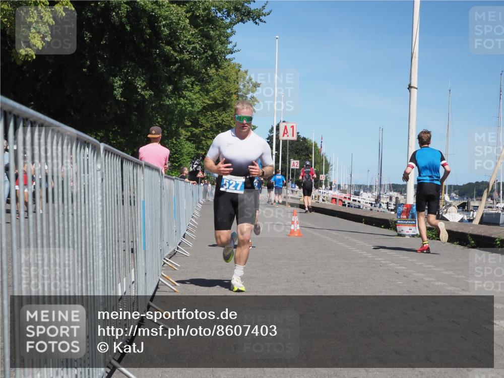 17.08.2025 - KN Förde Triathlon 2025 KatJ http://msf.ph/oto/8607403 17.08.2025 13:52:21 Laufen 492, 527 meine-sportfotos.de