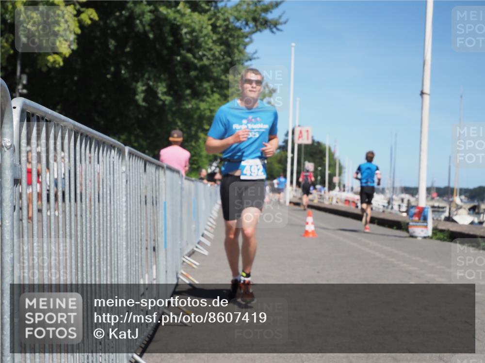 17.08.2025 - KN Förde Triathlon 2025 KatJ http://msf.ph/oto/8607419 17.08.2025 13:52:23 Laufen 492, 527 meine-sportfotos.de