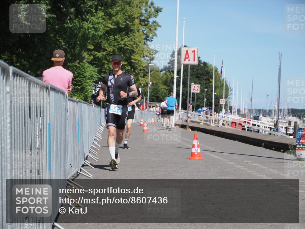 17.08.2025 - KN Förde Triathlon 2025 KatJ http://msf.ph/oto/8607436 17.08.2025 13:52:43 Laufen 509, 542 meine-sportfotos.de