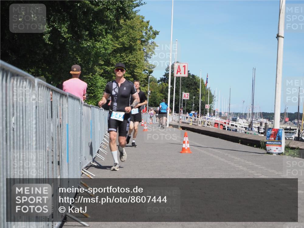 17.08.2025 - KN Förde Triathlon 2025 KatJ http://msf.ph/oto/8607444 17.08.2025 13:52:44 Laufen 509, 542 meine-sportfotos.de