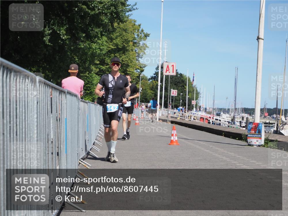 17.08.2025 - KN Förde Triathlon 2025 KatJ http://msf.ph/oto/8607445 17.08.2025 13:52:44 Laufen 509, 542 meine-sportfotos.de