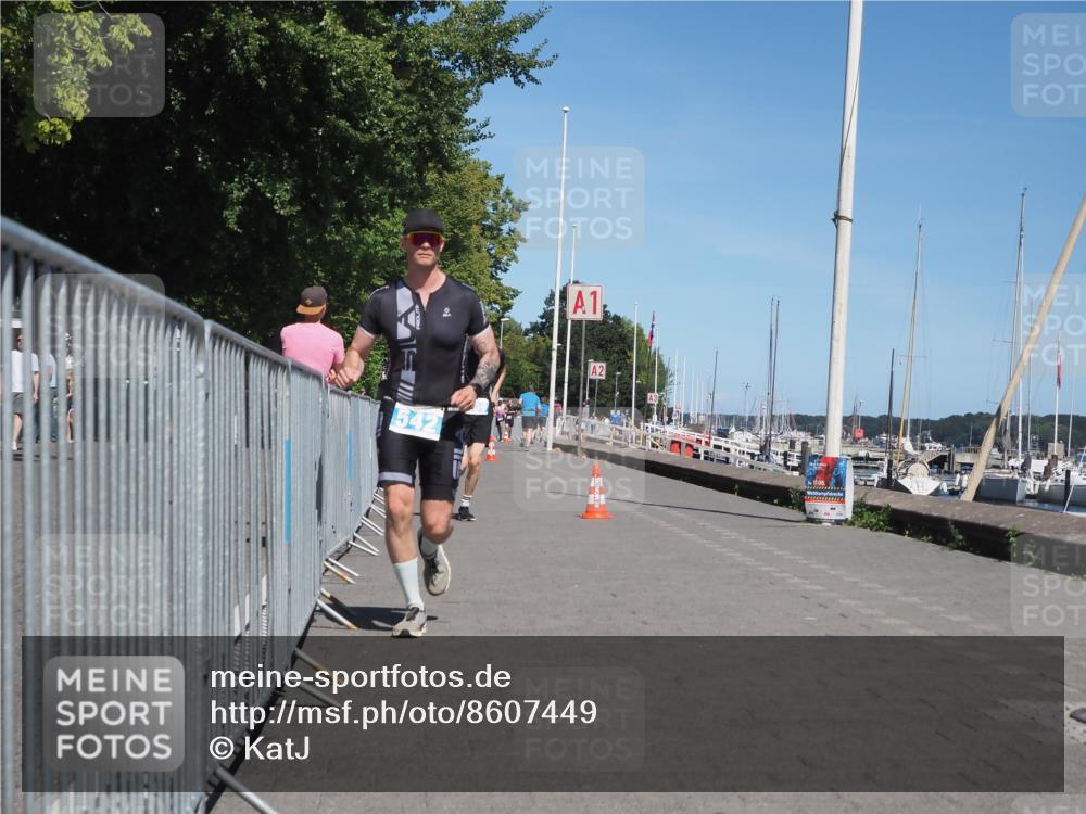 17.08.2025 - KN Förde Triathlon 2025 KatJ http://msf.ph/oto/8607449 17.08.2025 13:52:45 Laufen 509, 542 meine-sportfotos.de