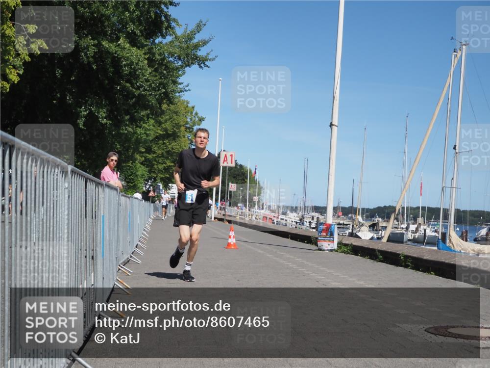 17.08.2025 - KN Förde Triathlon 2025 KatJ http://msf.ph/oto/8607465 17.08.2025 13:52:49 Laufen 509, 542 meine-sportfotos.de