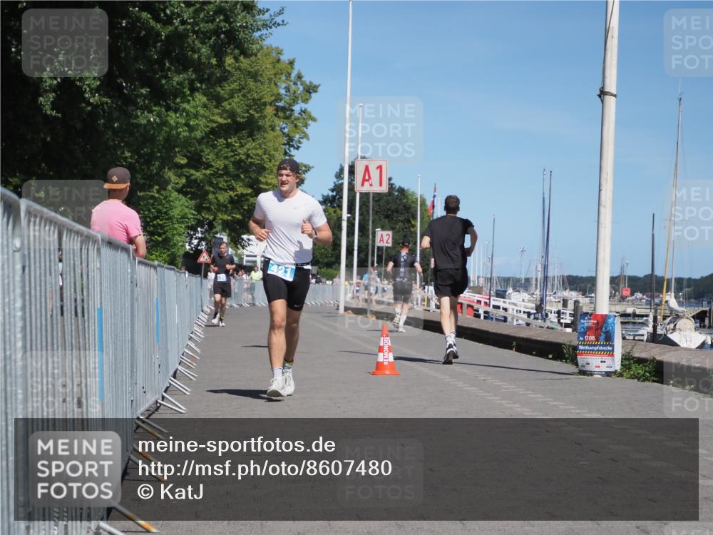 17.08.2025 - KN Förde Triathlon 2025 KatJ http://msf.ph/oto/8607480 17.08.2025 13:53:00 Laufen 421, 533 meine-sportfotos.de