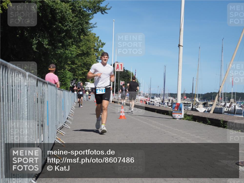 17.08.2025 - KN Förde Triathlon 2025 KatJ http://msf.ph/oto/8607486 17.08.2025 13:53:02 Laufen 421, 533 meine-sportfotos.de