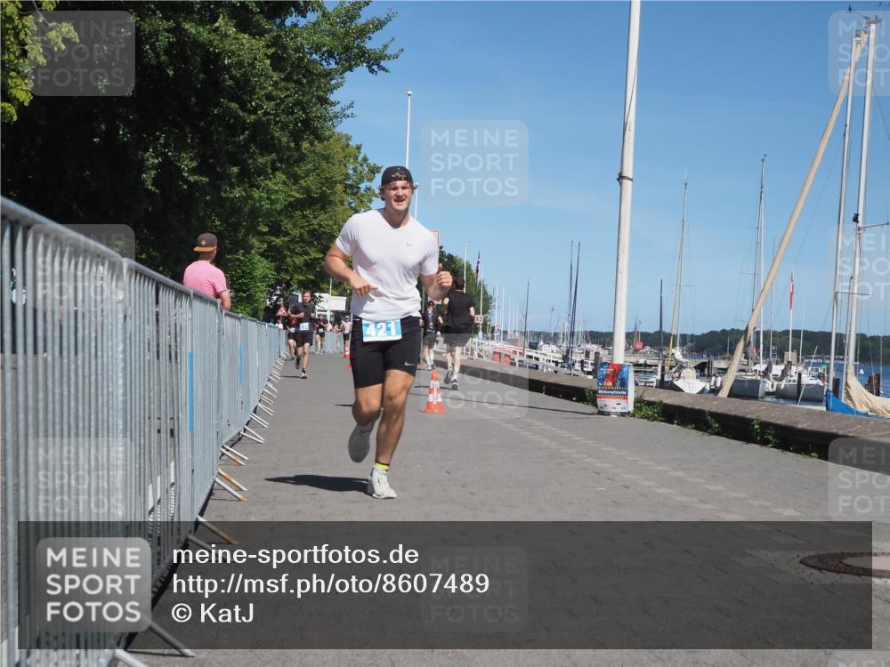17.08.2025 - KN Förde Triathlon 2025 KatJ http://msf.ph/oto/8607489 17.08.2025 13:53:02 Laufen 421, 533 meine-sportfotos.de
