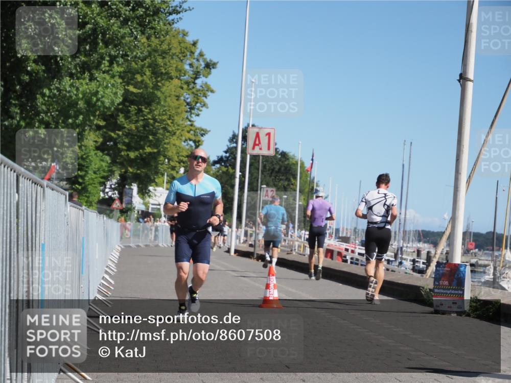 17.08.2025 - KN Förde Triathlon 2025 KatJ http://msf.ph/oto/8607508 17.08.2025 12:00:26 Laufen 273, 331 meine-sportfotos.de
