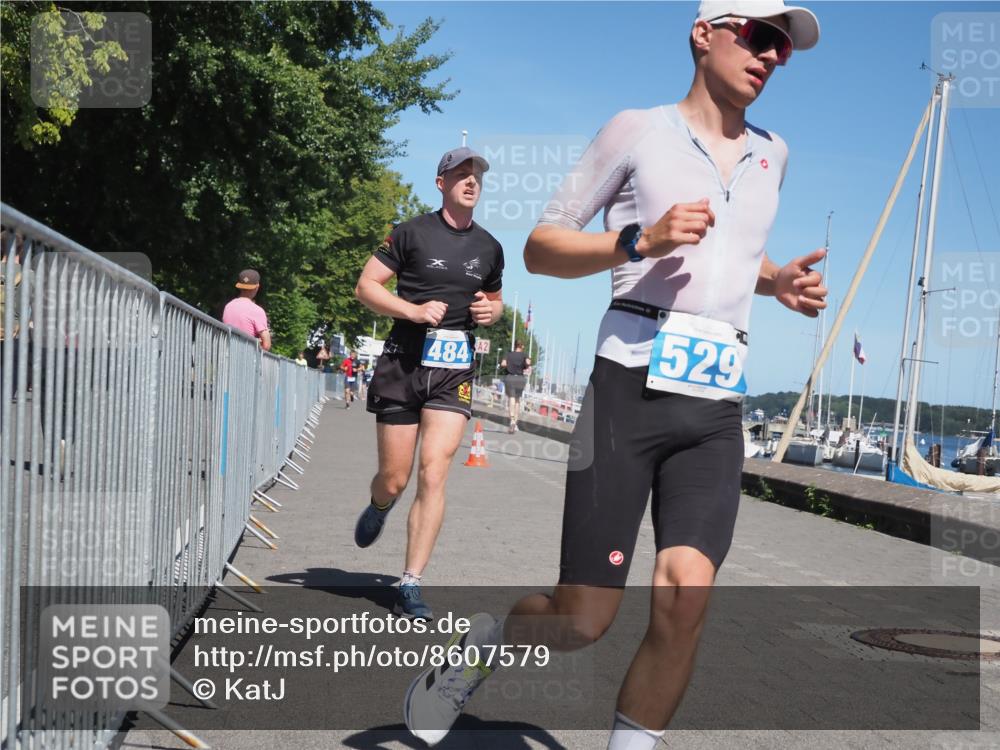 17.08.2025 - KN Förde Triathlon 2025 KatJ http://msf.ph/oto/8607579 17.08.2025 13:53:23 Laufen 484, 529 meine-sportfotos.de