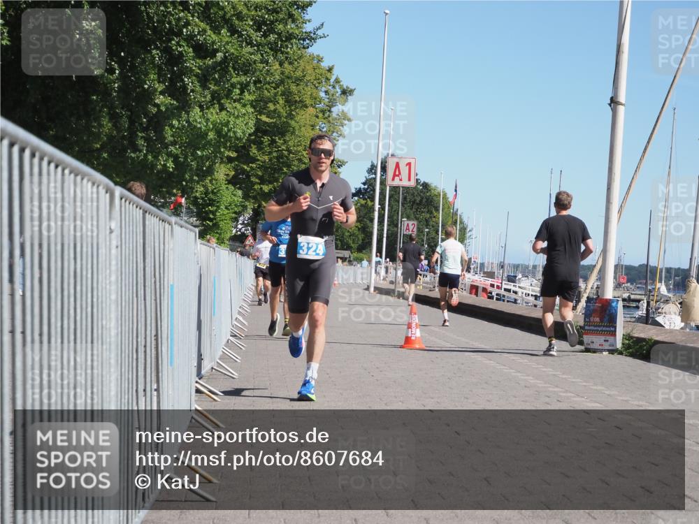 17.08.2025 - KN Förde Triathlon 2025 KatJ http://msf.ph/oto/8607684 17.08.2025 12:01:03 Laufen 324, 377 meine-sportfotos.de