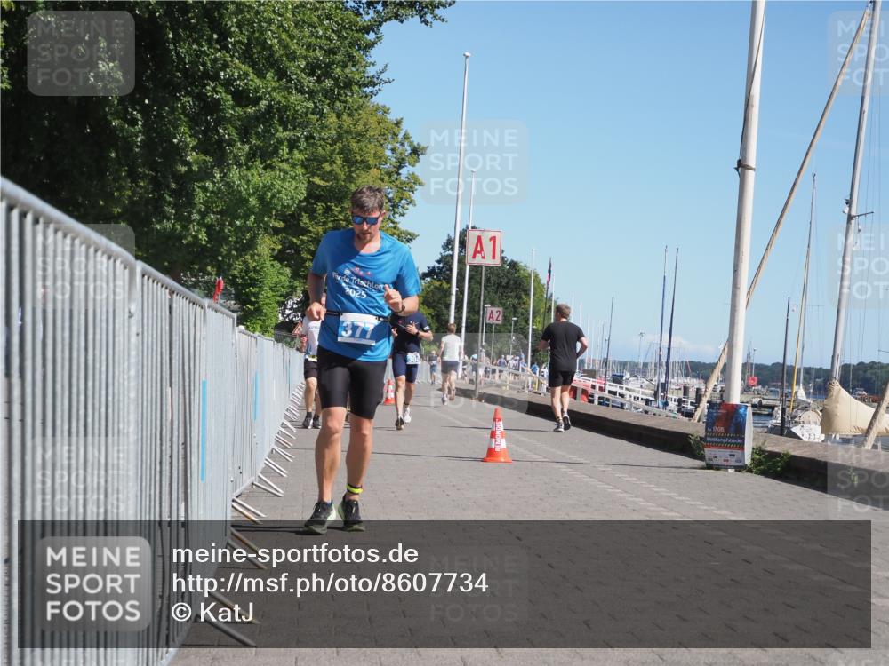 17.08.2025 - KN Förde Triathlon 2025 KatJ http://msf.ph/oto/8607734 17.08.2025 12:01:07 Laufen 284, 300, 324, 377, 632 meine-sportfotos.de
