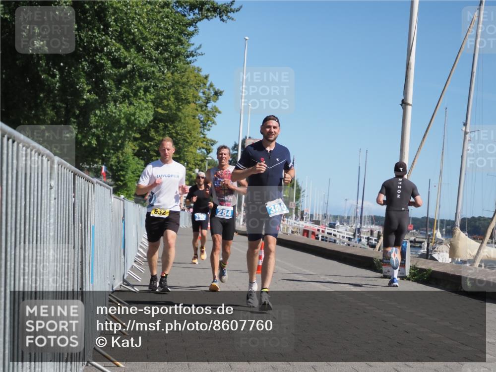 17.08.2025 - KN Förde Triathlon 2025 KatJ http://msf.ph/oto/8607760 17.08.2025 12:01:12 Laufen 284, 300, 318, 377, 390, 632 meine-sportfotos.de