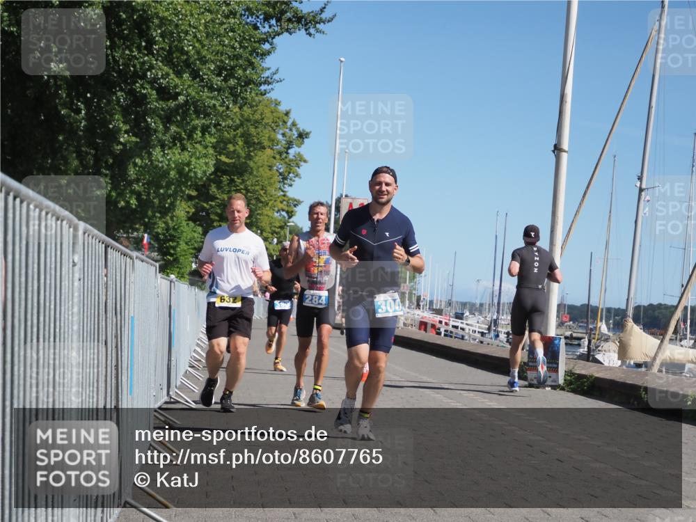 17.08.2025 - KN Förde Triathlon 2025 KatJ http://msf.ph/oto/8607765 17.08.2025 12:01:12 Laufen 284, 300, 318, 377, 390, 632 meine-sportfotos.de