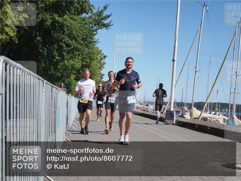 17.08.2025 - KN Förde Triathlon 2025 KatJ http://msf.ph/oto/8607772 17.08.2025 12:01:13 Laufen 284, 300, 318, 377, 390, 632 meine-sportfotos.de