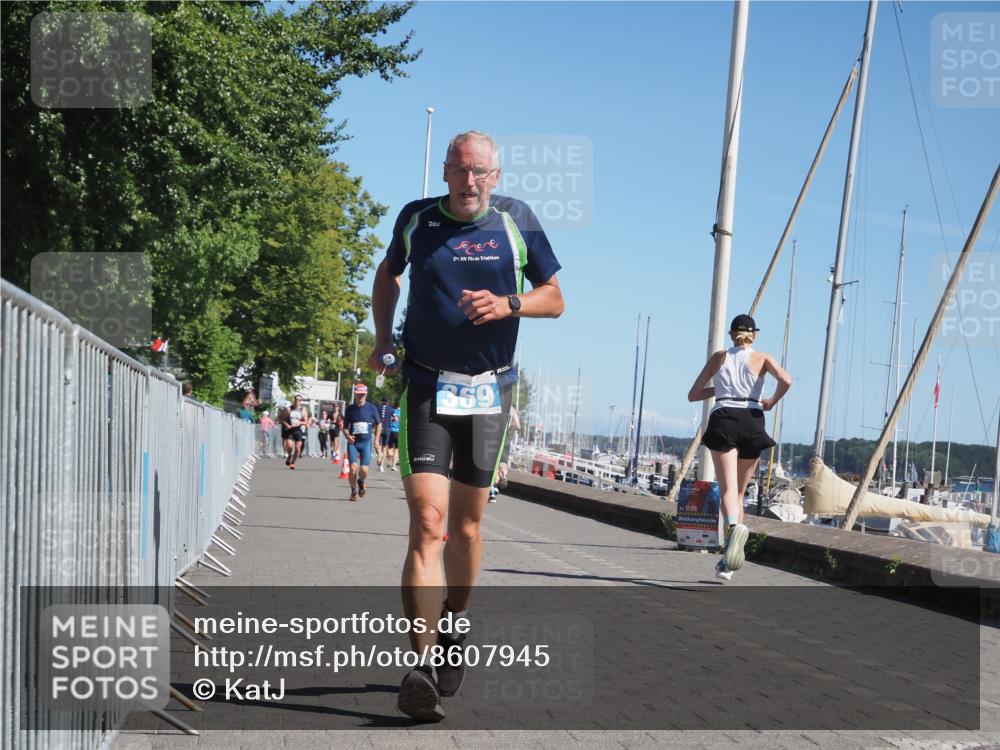 17.08.2025 - KN Förde Triathlon 2025 KatJ http://msf.ph/oto/8607945 17.08.2025 12:01:31 Laufen 359, 369 meine-sportfotos.de