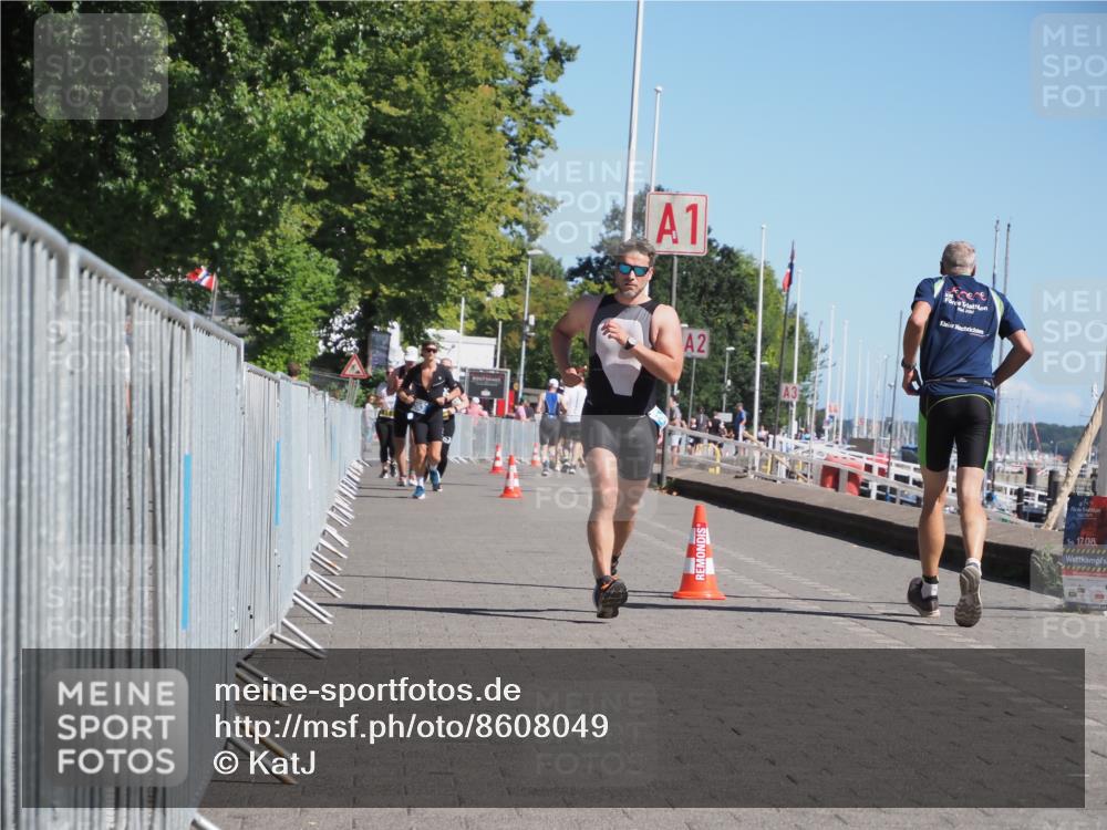 17.08.2025 - KN Förde Triathlon 2025 KatJ http://msf.ph/oto/8608049 17.08.2025 12:01:42 Laufen 343, 359 meine-sportfotos.de