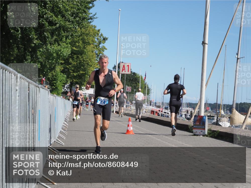 17.08.2025 - KN Förde Triathlon 2025 KatJ http://msf.ph/oto/8608449 17.08.2025 12:02:21 Laufen 312, 327 meine-sportfotos.de
