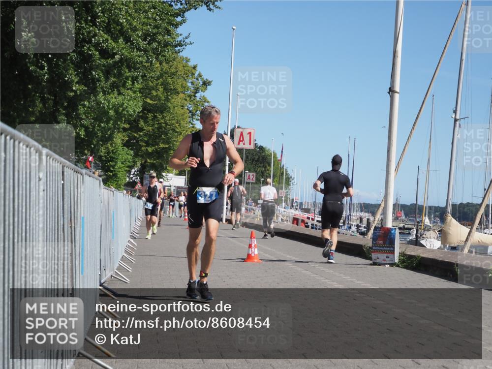 17.08.2025 - KN Förde Triathlon 2025 KatJ http://msf.ph/oto/8608454 17.08.2025 12:02:21 Laufen 312, 327 meine-sportfotos.de