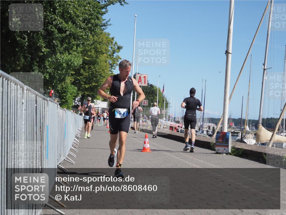 17.08.2025 - KN Förde Triathlon 2025 KatJ http://msf.ph/oto/8608460 17.08.2025 12:02:21 Laufen 312, 327 meine-sportfotos.de