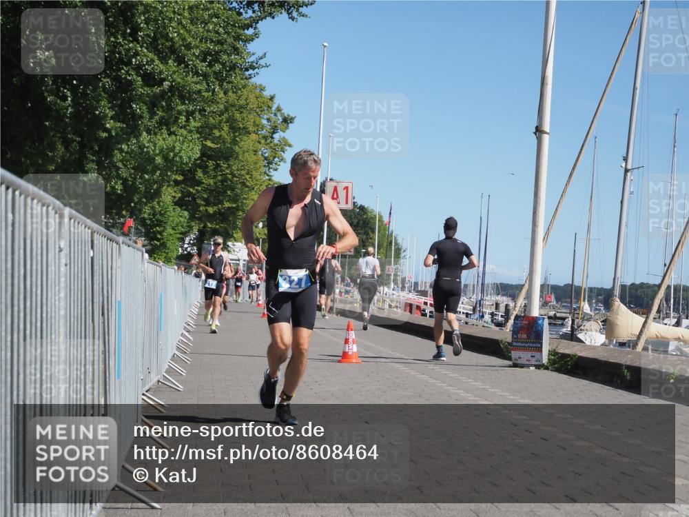 17.08.2025 - KN Förde Triathlon 2025 KatJ http://msf.ph/oto/8608464 17.08.2025 12:02:21 Laufen 312, 327 meine-sportfotos.de